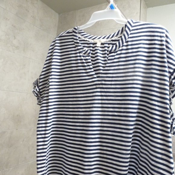 Sexy V- neck Flutter Sleeve Striped tee - Picture 7 of 10